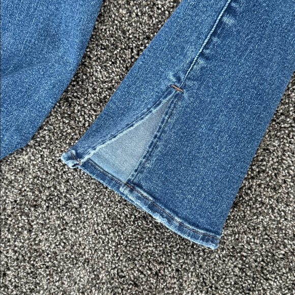 Express Mid Rise Skyscraper Jeans - Picture 4 of 8